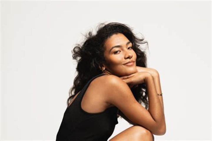 Discovering The Love Life Of Olivia Cooke